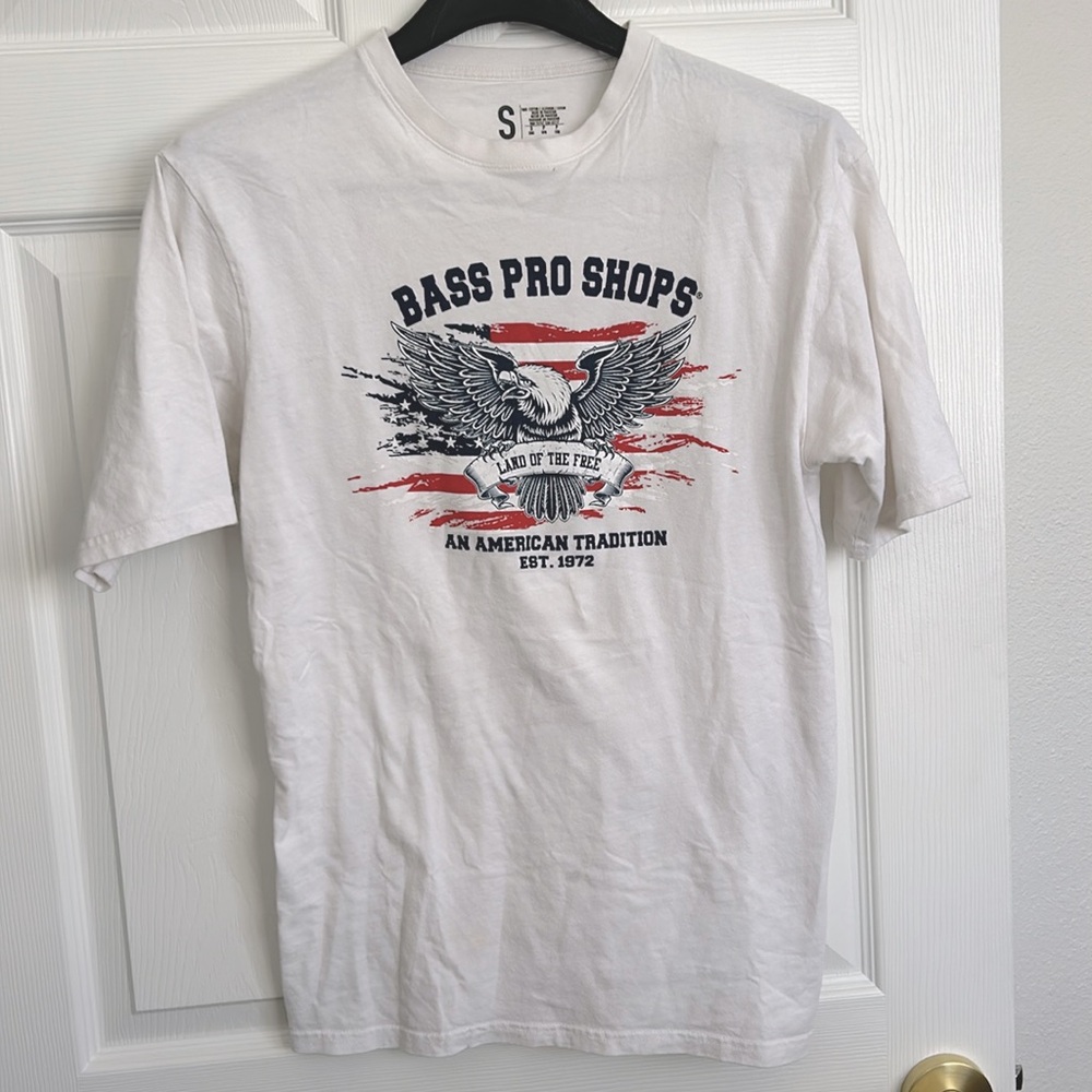 Bass Pro Shops American Flag Eagle Patriotic Short Sleeve Crew Neck T Shirt